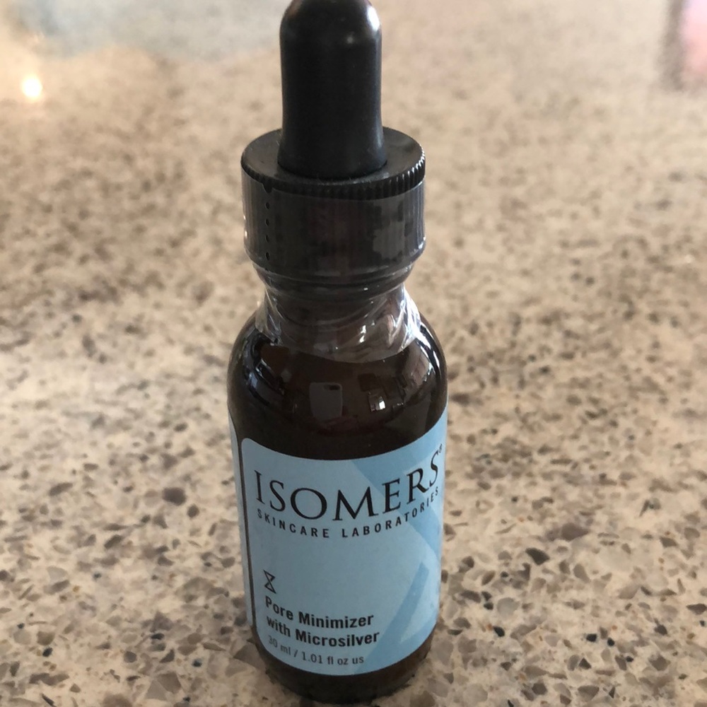 Isomers Pore Minimizer with Microsilver